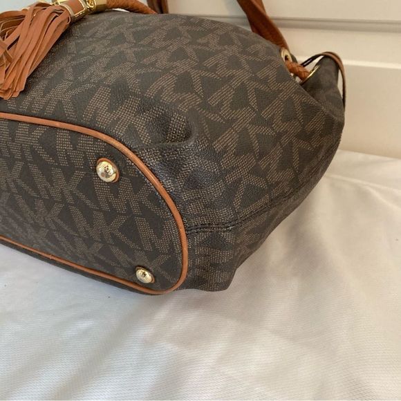 Michael Kors Signature Bedford Ravel Drawstring Bucket Bag - Picture 7 of 11